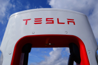 Erweiterung der Tesla - Supercharger - Infrastruktur im Elbepark