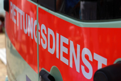 Schwerer Unfall zwischen Auto und StraÃenbahn in Dresden-Pieschen